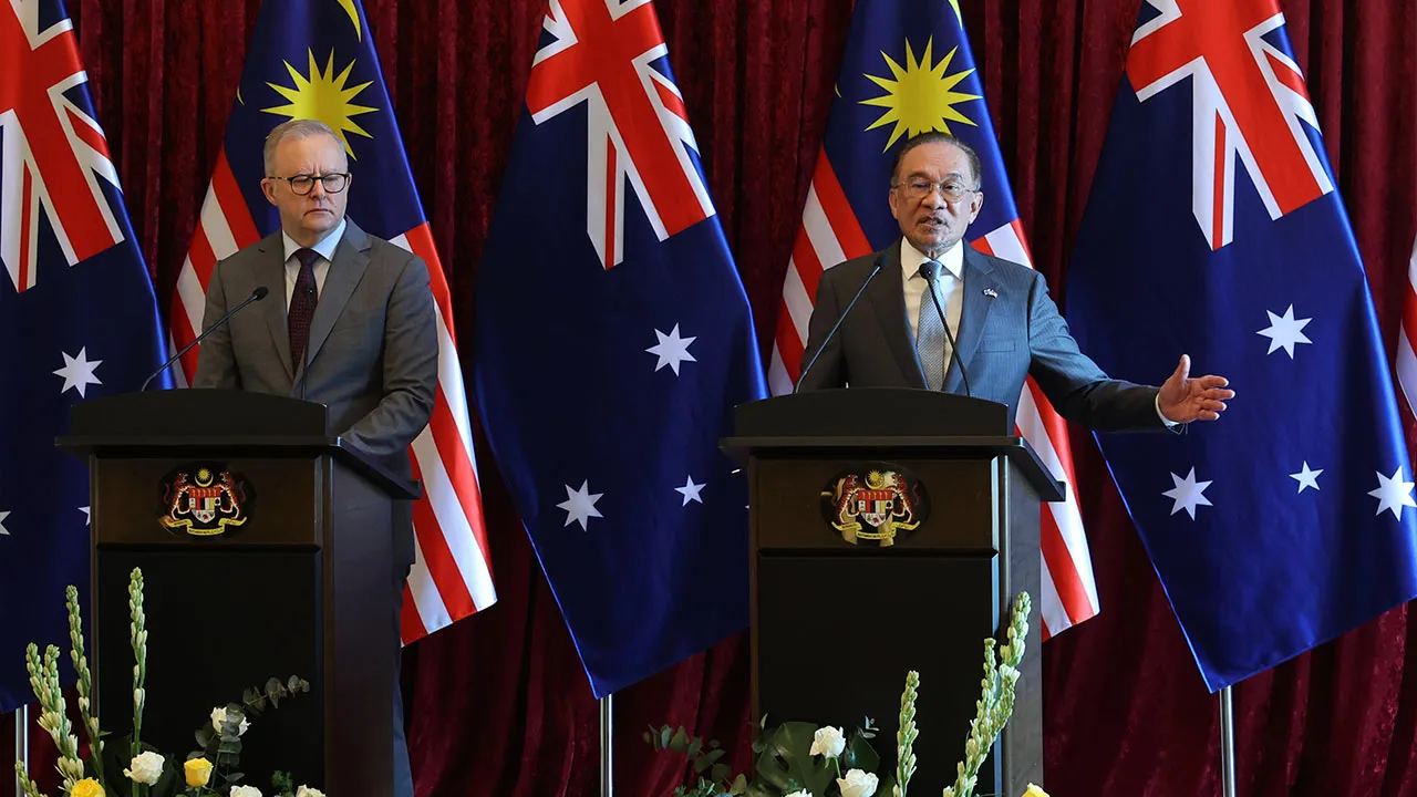 PUTRAJAYA, April 16 -- Prime Minister Datuk Seri Anwar Ibrahim (right) speaks at a joint press conference with his Australian counterpart, Anthony Albanese at Perdana Putra Complex today.  -- fotoBERNAMA (2026) COPYRIGHT RESERVED