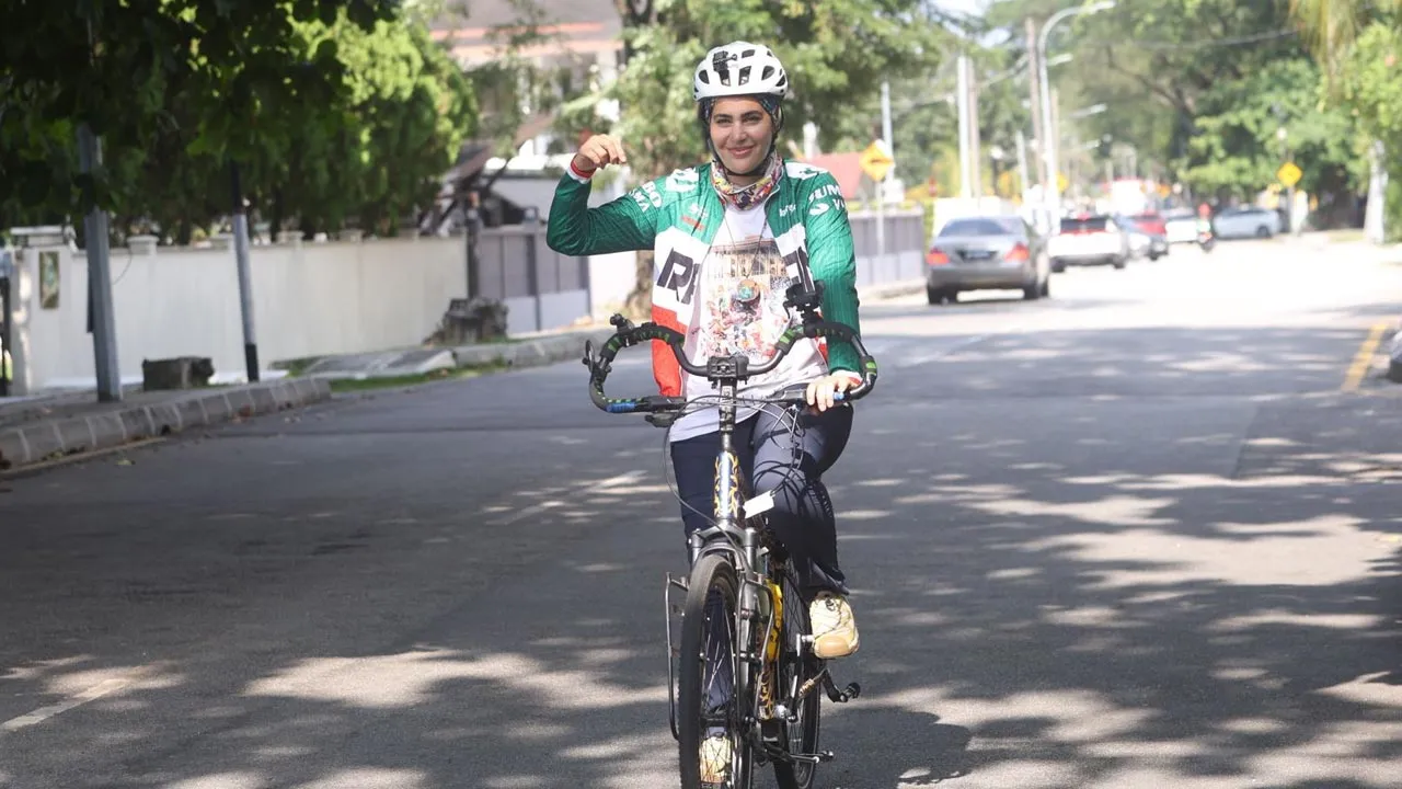 AREZOO ESKANDARI,IRAN, SOLO kredit Astro AWANI