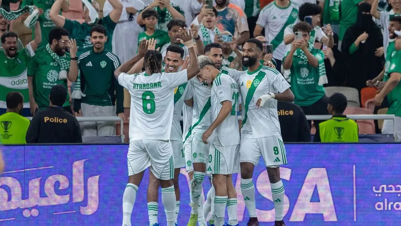 Pasukan dari Arab Saudi, Al-Ahli, melangkah ke pentas akhir Liga Juara-Juara Asia Elit (ACLE) selaku juara bertahan selepas menewaskan kelab gergasi dari Jepun, Vissel Kobe, 2-1 awal pagi tadi.