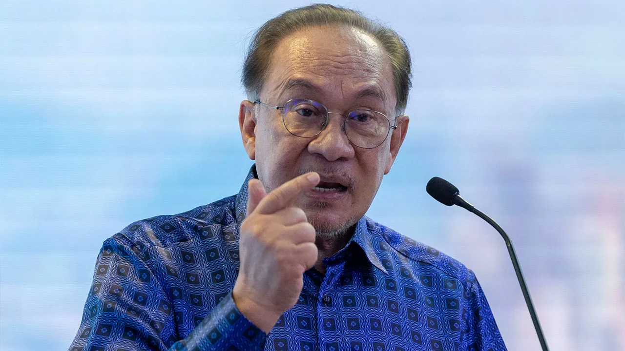 KUALA LUMPUR 27 APRIL 2026. Perdana Menteri, Datuk Seri Anwar Ibrahim berucap pada majlis Pelancaran Pusat Inovasi & Makmal Al Huawei di The Exchange 106@TRX, Kuala Lumpur.Astro AWANI / SHAHIR OMAR