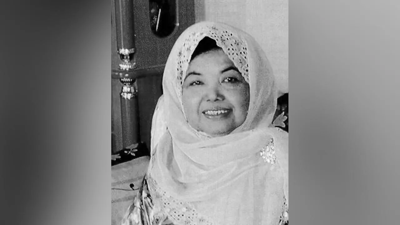 Asiah Tuah, Seniwati veteran