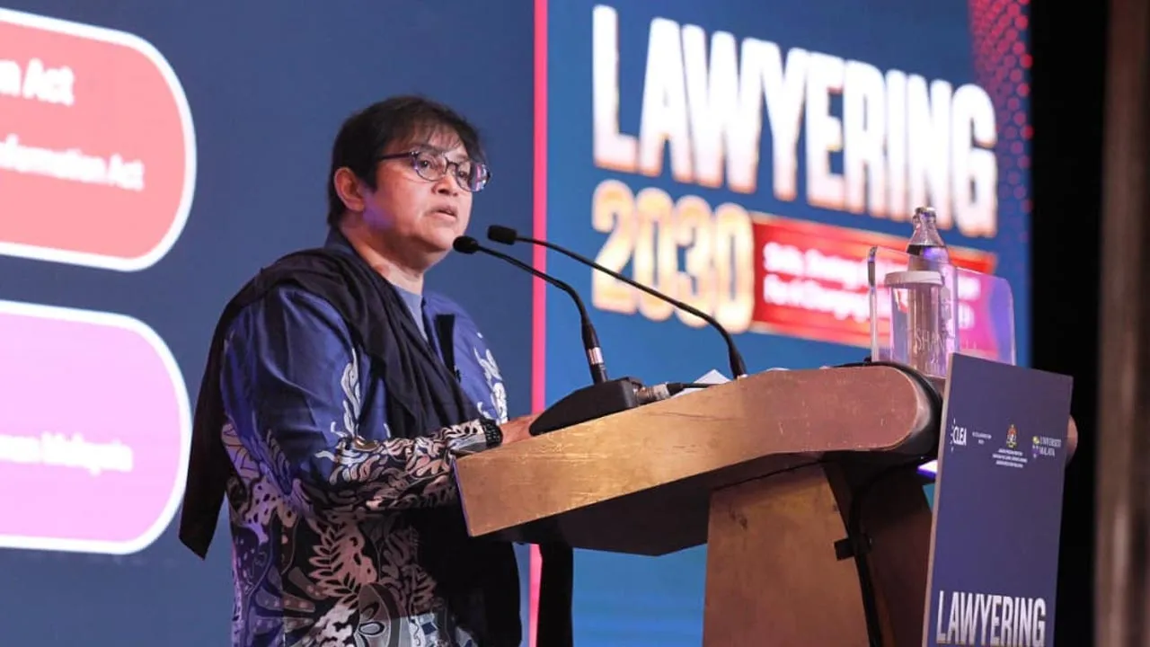 Azalina Othman Said -- Ikqwan Lee