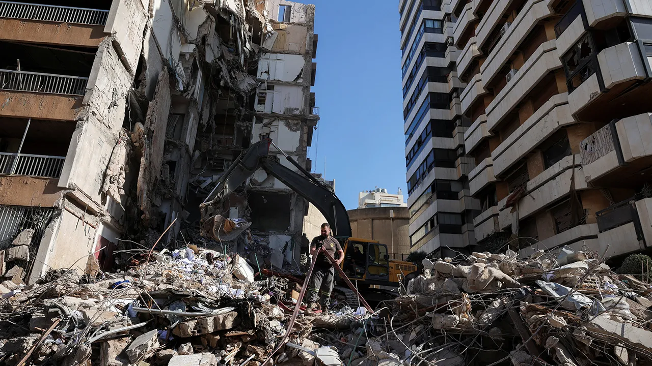 A rescuer works amid rubble at the site of an Israeli strike carried out on Wednesday, in Tallet El Khayat in Beirut, Lebanon April 9, 2026. REUTERS/Louisa Gouliamaki