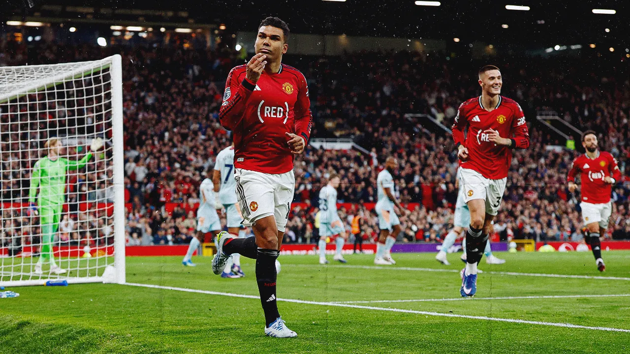 Soccer Football - Premier League - Manchester United v Brentford - Old Trafford, Manchester, Britain - April 27, 2026 Manchester United's Casemiro celebrates scoring their first goal Action Images via Reuters/Jason Cairnduff EDITORIAL USE ONLY. NO USE WITH UNAUTHORIZED AUDIO, VIDEO, DATA, FIXTURE LISTS, CLUB/LEAGUE LOGOS OR 'LIVE' SERVICES. ONLINE IN-MATCH USE LIMITED TO 120 IMAGES, NO VIDEO EMULATION. NO USE IN BETTING, GAMES OR SINGLE CLUB/LEAGUE/PLAYER PUBLICATIONS. PLEASE CONTACT YOUR ACCOUNT REPRESENTA