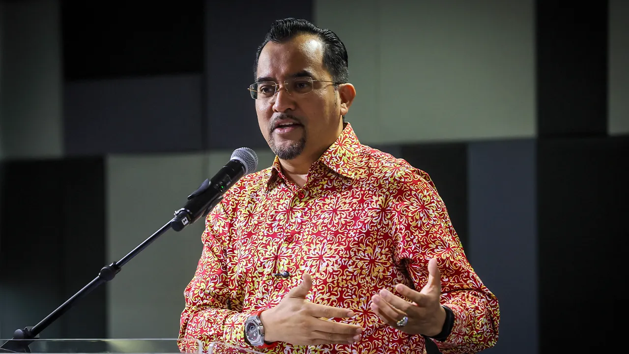 KUALA LUMPUR, 22 April -- Pengerusi Majlis Amanah Rakyat (MARA) Datuk Dr Asyraf Wajdi Dasuki berucap pada Majlis Peluncuran Pertandingan Pidato Piala Pengerusi MARA 2026 di Medan MARA Kuala Lumpur, hari ini.  --fotoBERNAMA (2026) HAK CIPTA TERPELIHARA