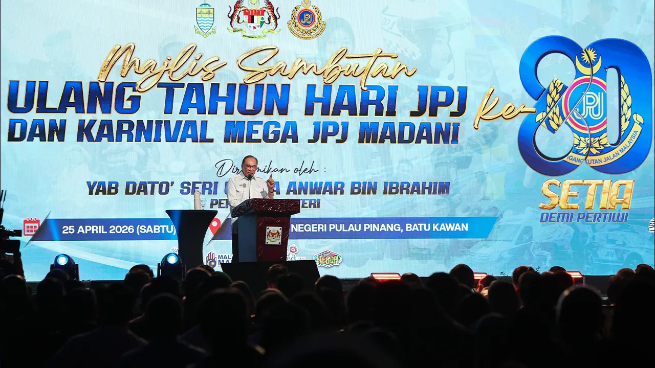 BATU KAWAN, 25 April -- Perdana Menteri Datuk Seri Anwar Ibrahim menyampaikan ucapan pada Majlis Sambutan Ulang Tahun Hari Jabatan Pengangkutan Jalan (JPJ) Malaysia Ke-80 (SHJ80) di pekarangan Stadium Negeri Pulau Pinang hari ini.  -- fotoBERNAMA (2026) HAK CIPTA TERPELIHARA