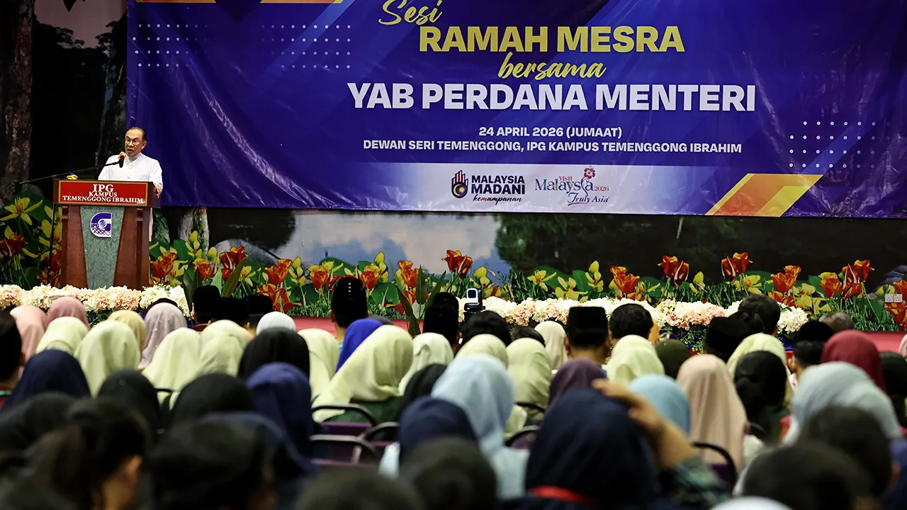 JOHOR BAHRU, 24 April -- Perdana Menteri Datuk Seri Anwar Ibrahim berucap pada Sesi Ramah Mesra Bersama Warga Institut Pendidikan Guru (IPG) dan Tingkatan 6, di IPG Kampus Temenggong Ibrahim hari ini.  --fotoBERNAMA (2026) HAK CIPTA TERPELIHARA