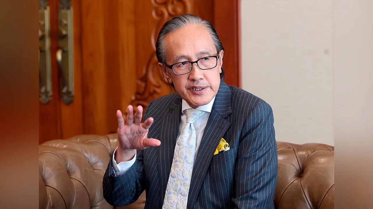 KOTA KINABALU, 3 Dis -- Timbalan Ketua Menteri II yang juga Menteri Kewangan Datuk Seri Masidi Manjun ketika sidang media selepas melapor diri di Pejabat Menteri Kewangan hari ini.  --fotoBERNAMA (2025) HAK CIPTA TERPELIHARA