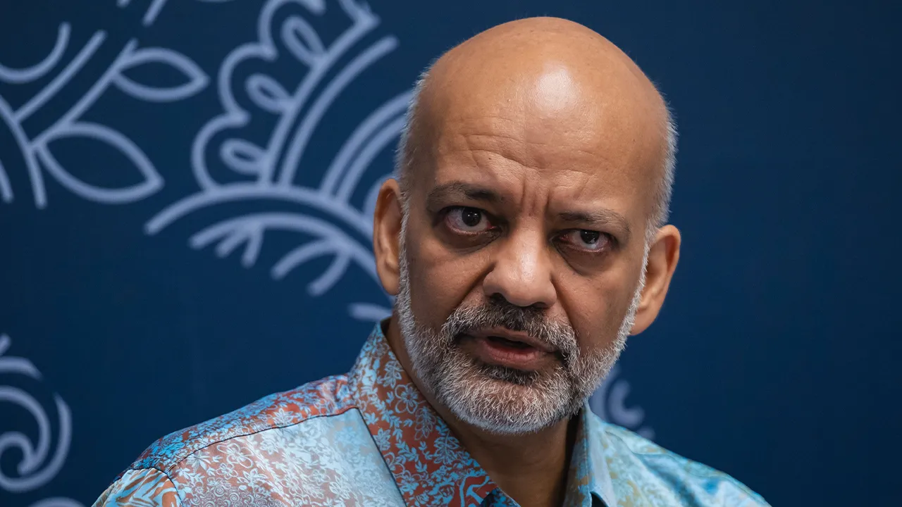 KUALA LUMPUR, April 9 -- World Bank Malaysia lead economist Dr Apurva Sanghi speaks during the World Bank Malaysia media briefing on Part 1 of the Economic Monitor report at Sasana Kijang today.  --fotoBERNAMA (2026) COPYRIGHT RESERVED