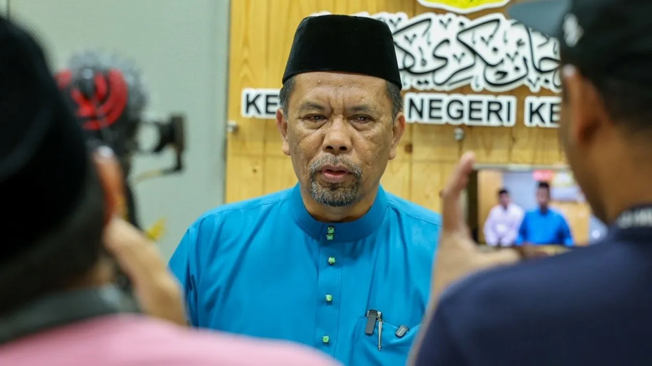 Sumber: Datuk Wan Roslan Wan Hamat