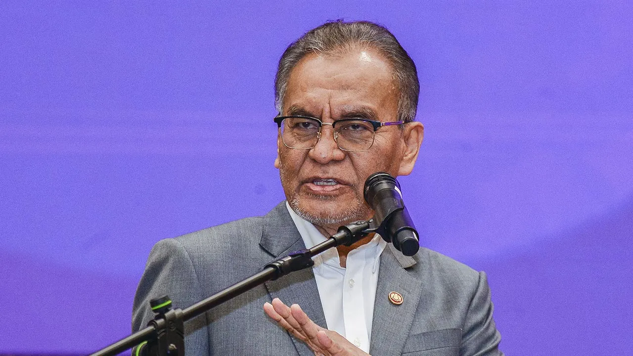 PUTRAJAYA, 20 April -- Menteri Kesihatan Datuk Seri Dr Dzulkefly Ahmad berucap pada Majlis Pelancaran Dapatan Tinjauan Kebangsaan Kesihatan dan Morbiditi (NHMS) 2025: Kesihatan Warga Emas di Pusat Konvensyen Antarabangsa Putrajaya (PICC) hari ini.  --fotoBERNAMA (2026) HAK CIPTA TERPELIHARA