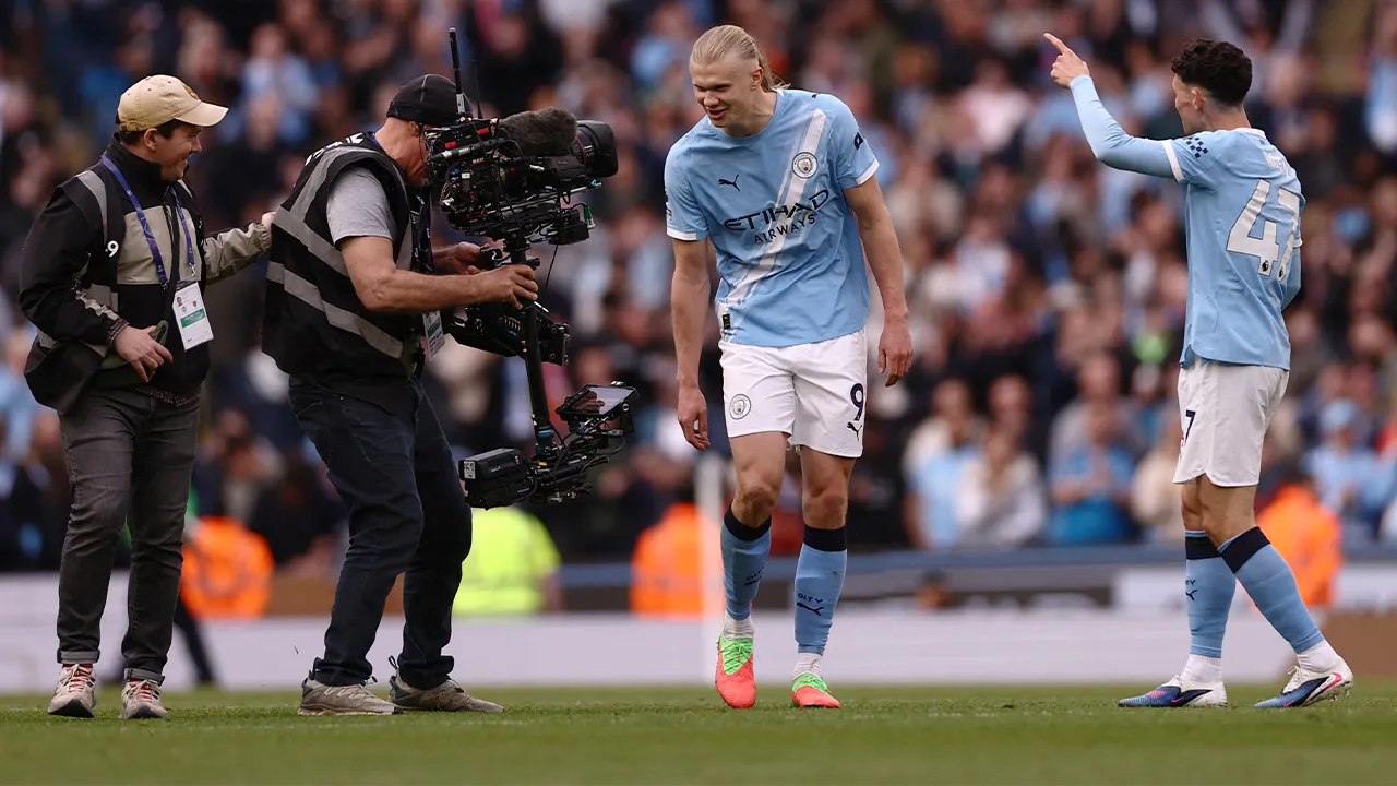 Soccer Football - Premier League - Manchester City v Arsenal - Etihad Stadium, Manchester, Britain - April 19, 2026 Manchester City's Erling Haaland celebrates after the match Action Images via Reuters/Lee Smith EDITORIAL USE ONLY. NO USE WITH UNAUTHORIZED AUDIO, VIDEO, DATA, FIXTURE LISTS, CLUB/LEAGUE LOGOS OR 'LIVE' SERVICES. ONLINE IN-MATCH USE LIMITED TO 120 IMAGES, NO VIDEO EMULATION. NO USE IN BETTING, GAMES OR SINGLE CLUB/LEAGUE/PLAYER PUBLICATIONS. PLEASE CONTACT YOUR ACCOUNT REPRESENTATIVE FOR FURT