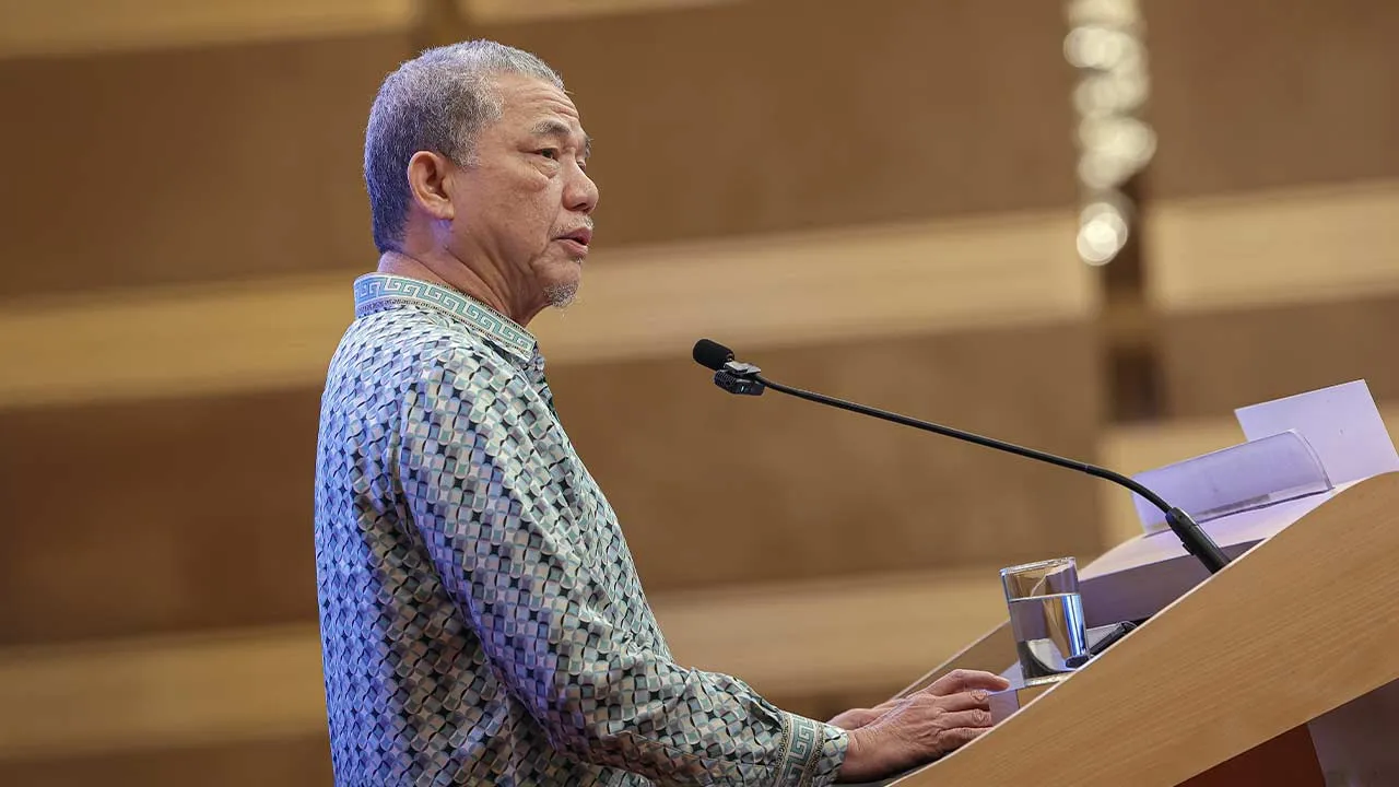 KUALA LUMPUR, April 9 -- Deputy Prime Minister Datuk Seri Fadillah Yusof speaks during the Malaysia Energy, Water & Climate Change Summit 2026 themed “Implementing Infrastructure, Renewable Energy, and Water Reform for a Net Zero Malaysia” at the World Trade Centre Kuala Lumpur today.  - fotoBERNAMA (2026) COPYRIGHT RESERVED