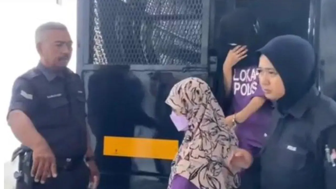 KOTA BHARU, 13 April (Bernama) -- Seorang guru wanita berusia 57 tahun direman dua hari bagi membantu siasatan berhubung kemalangan yang mengorbankan seorang pelajar perempuan di hadapan surau Sekolah Menengah Kebangsaan (SMK) Tanjong Mas di sini semalam.