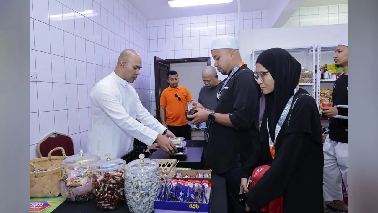  Haji, Hairuddin Omar