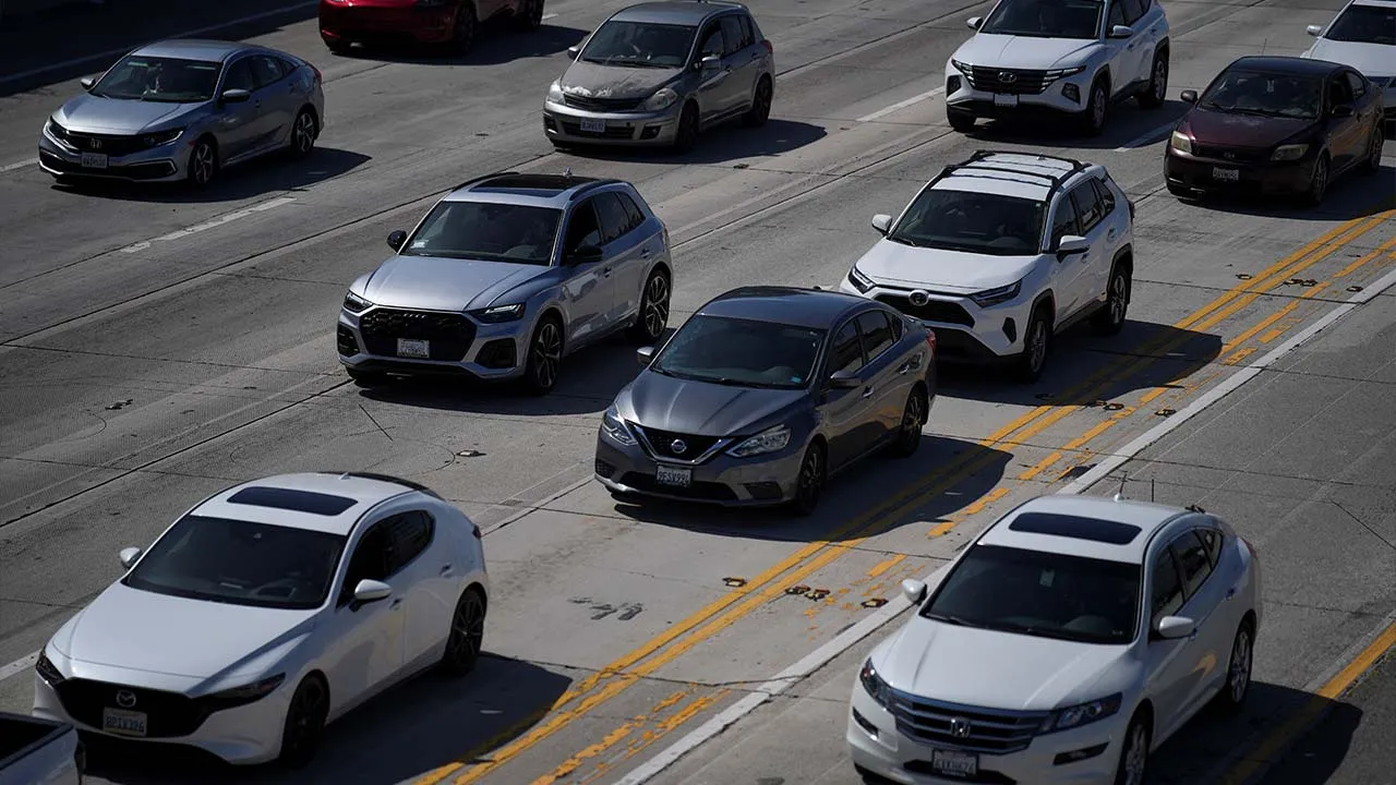 Cars drive along the Interstate 405 in Los Angeles, California, U.S. April 27, 2026. REUTERS/Daniel Cole