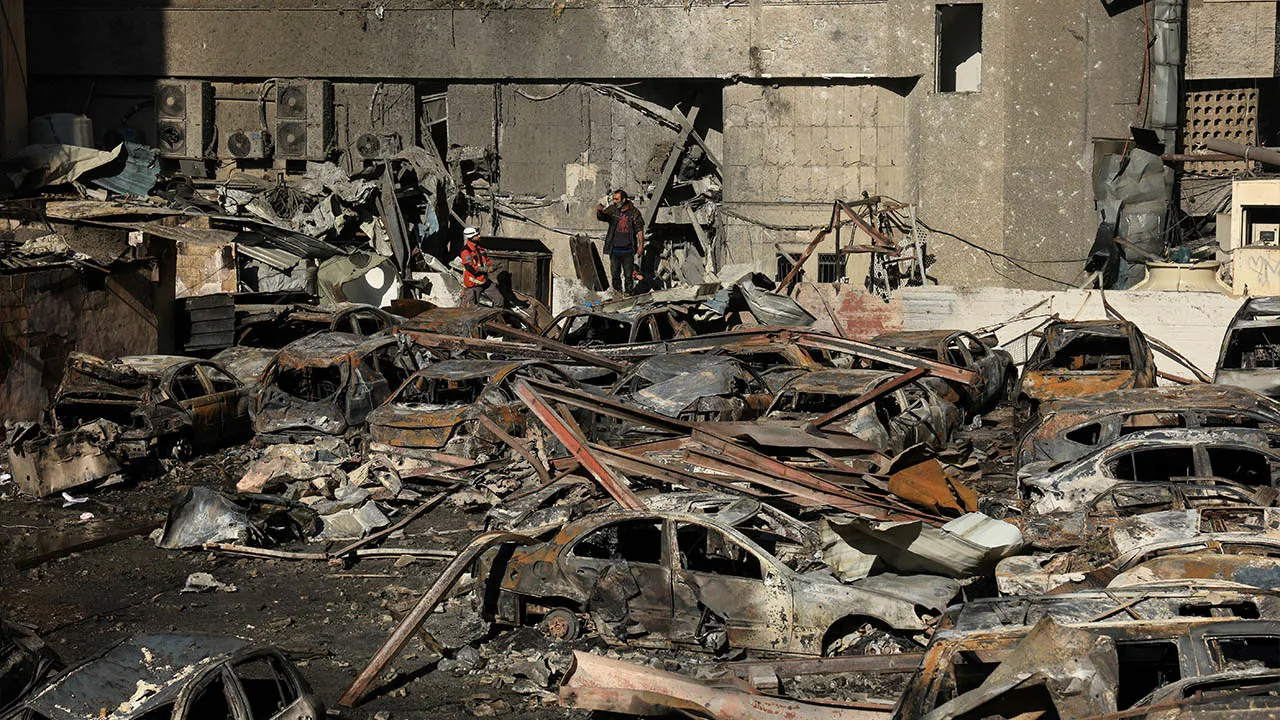 Burnt cars at the site of an Israeli strike carried out on Wednesday, in Al-Mazraa in Beirut, Lebanon, April 9, 2026. REUTERS/Raghed Waked