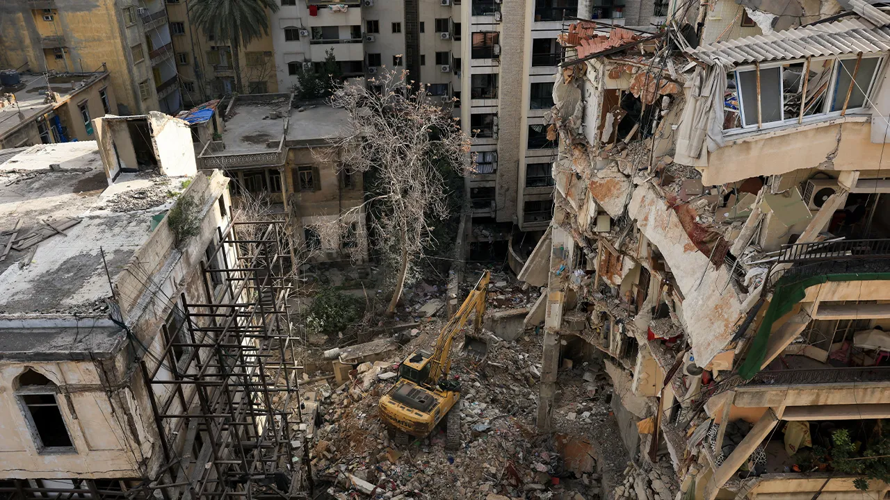 Heavy machinery operates at the site of an Israeli strike carried out on Wednesday, in Ain Al Mraiseh in Beirut, Lebanon, April 9, 2026. REUTERS/Raghed Waked