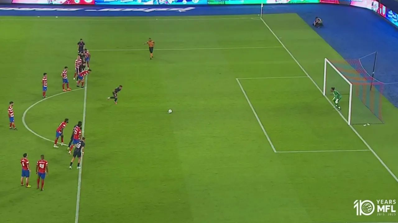 Juara Liga Super 12 kali berturut-turut, Johor Darul Ta'zim (JDT), mengulangi pencapaian lalu apabila berjaya mara ke final Piala Malaysia buat kali keenam berturut-turut selepas menewaskan Kuala Lumpur (KL) City 4-1 di Stadium Sultan Ibrahim (SSI), sebentar tadi._Stadium Astro