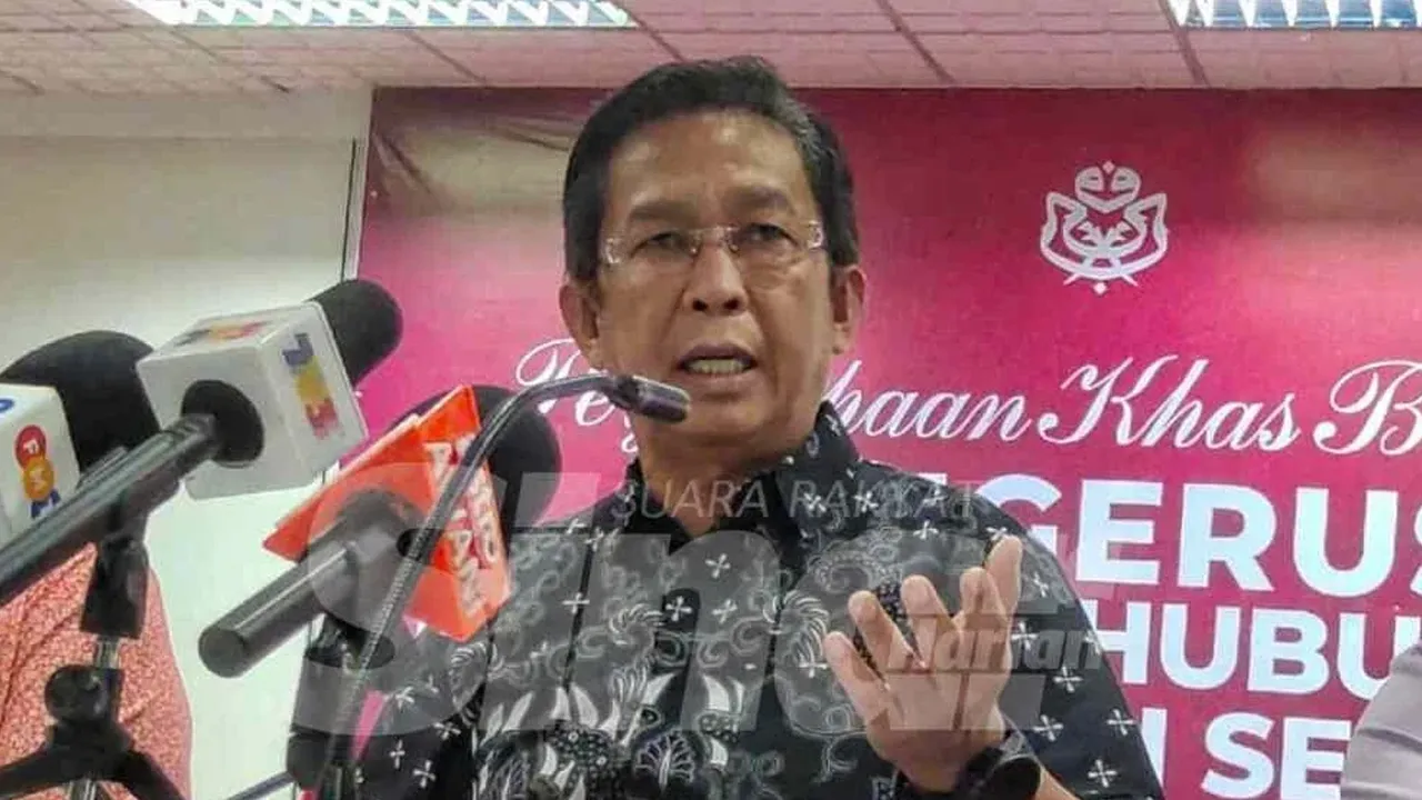 SEREMBAN - Pengerusi UMNO Negeri Sembilan, Datuk Seri Jalaluddin Alias menafikan bahawa beliau dan Ahli Dewan Undangan Negeri (ADUN) UMNO-BN mahu menjadi Menteri Besar susulan tindakan menarik sokongan terhadap kerajaan negeri di bawah pimpinan Datuk Seri Aminuddin Harun.