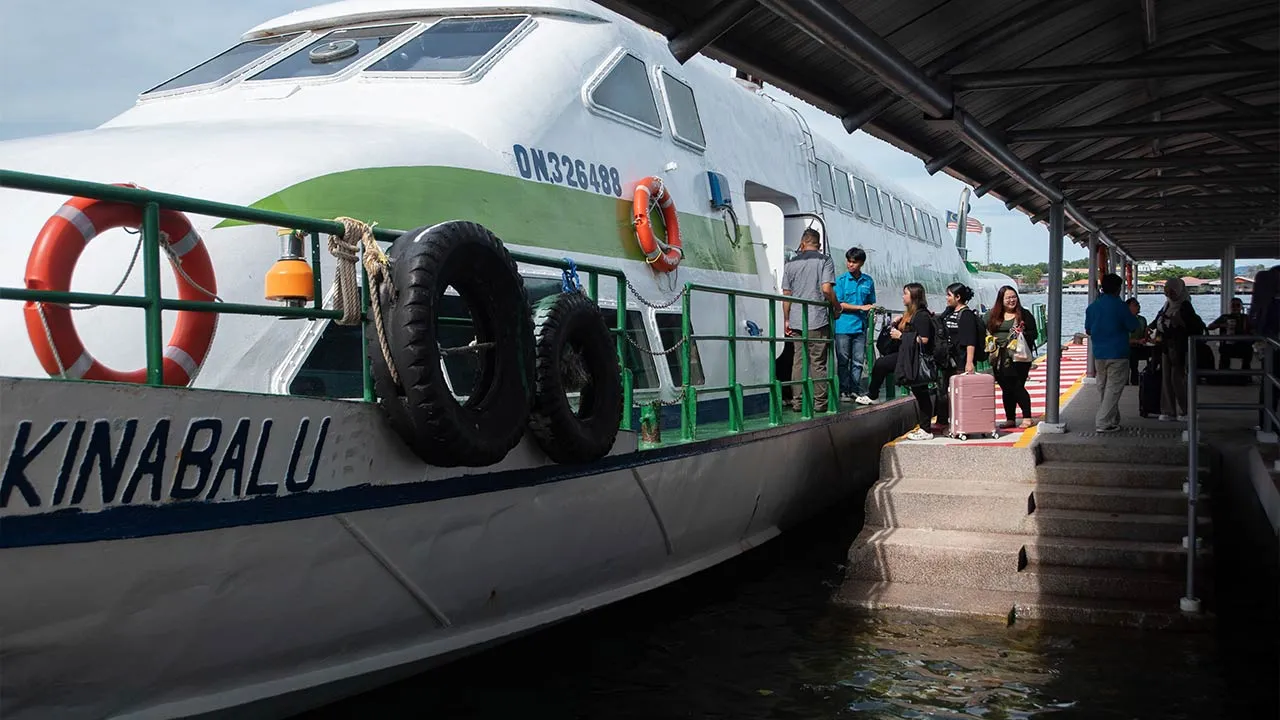 LABUAN, May 28 -- Passengers boarding in the ferry express to Kota Kinabalu from Labuan International Ferry Terminal jetty today.  The resumption of the Labuan-Kota Kinabalu-Labuan express ferry service has sparked renewed excitement among travellers, marking the return of a vital transportation link between Labuan and the Sabah mainland.  --fotoBERNAMA (2025) COPYRIGHT RESERVED
