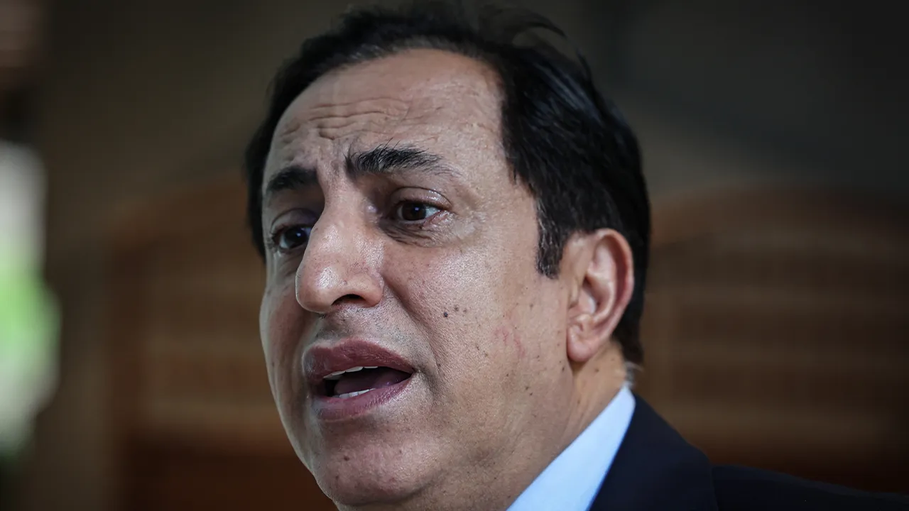 KUALA LUMPUR, 7 April -- Duta Besar Lubnan Ke Malaysia Maher Kheir mengadakan kunjungan hormat ke Pertubuhan Berita Nasional Malaysia (Bernama) di Wisma Bernama di sini, hari ini.  Dalam pertemuan selama 45 minit itu, kedua-dua pihak bertukar pandangan mengenai isu semasa serta meneroka potensi untuk memperkukuh kerjasama media dan komunikasi antara Lubnan (NNA Lebanon) dan Malaysia (Bernama).  --fotoBERNAMA (2026) HAK CIPTA TERPELIHARA  KUALA LUMPUR, April 7 -- The Ambassador of Lebanon to Malaysia, Maher 