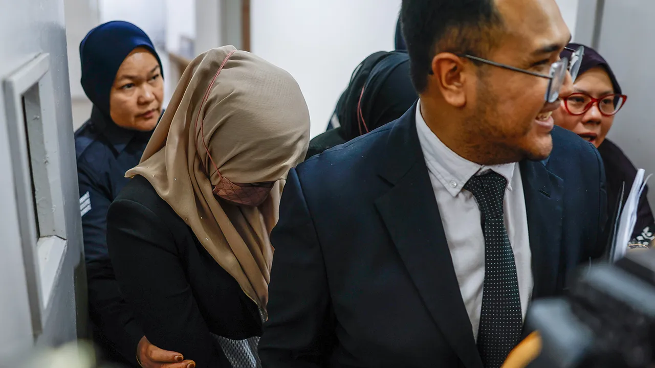 SHAH ALAM, 22 April -- Pengasas dan pengurus sebuah taman asuhan kanak-kanak (taska) mengaku tidak bersalah di Mahkamah Majistret di sini hari ini, atas pertuduhan menjalankan operasi tanpa perakuan pendaftaran yang sah pada Januari lepas.  Pengasas taska tersebut, Datin Nor Fadilah Alias, 36, dan pengurusnya Nurrul Farhana Ramlee, 33, membuat pengakuan itu selepas pertuduhan dibacakan di hadapan Majistret Muhammad Syafiq Sulaiman.  -- fotoBERNAMA (2026) HAK CIPTA TERPELIHARA