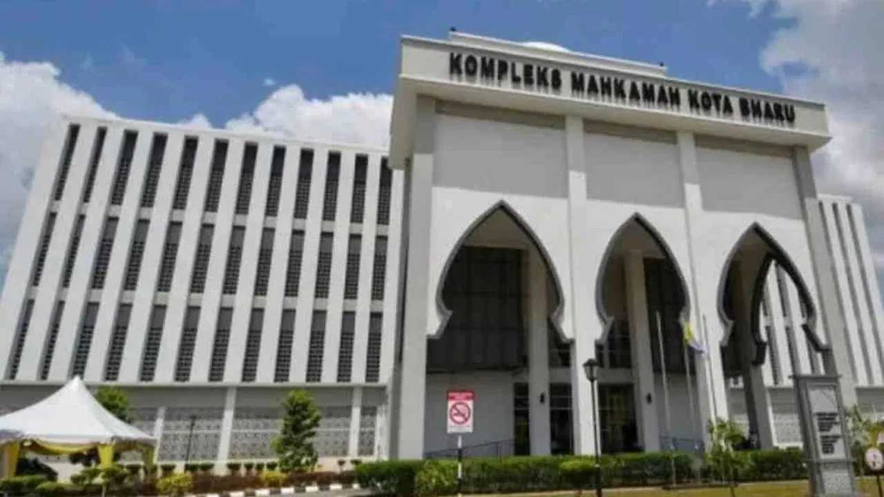 KOTA BHARU - Seorang imam sambilan di sebuah surau dijatuhi denda RM8,000 oleh Mahkamah Majistret di sini pada Rabu selepas mengaku bersalah merakam adik iparnya yang sedang mandi pada hari keempat Aidilfitri atau 24 Mac lalu._Sinar Harian