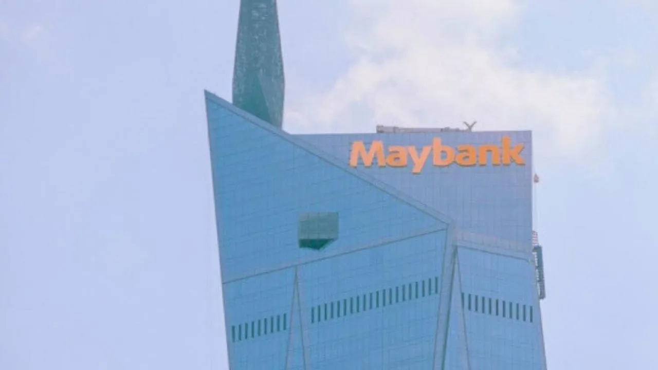 Malayan Banking Bhd (Maybank) akan memindahkan ibu pejabatnya dari Menara Maybank di Jalan Tun Perak ke Menara Merdeka 118 berkuat kuasa 6 Mei 2026. -- FB Bernama TV