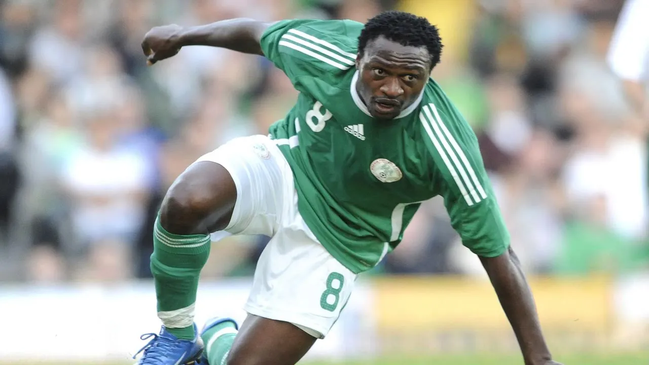 Bekas penyerang Nigeria, Michael Eneramo, meninggal dunia selepas rebah di atas padang ketika beraksi dalam satu perlawanan persahabatan di Wilayah Kaduna, Nigeria, semalam. --stadiumastro