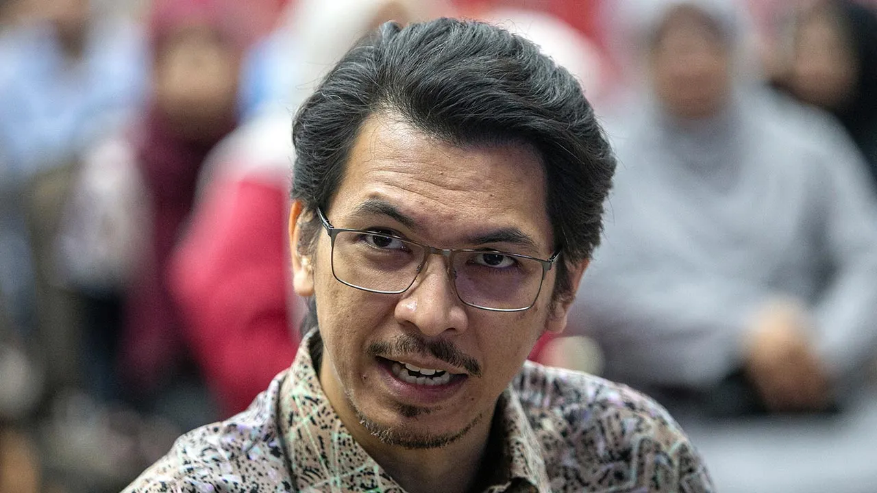 IPOH, 28 Mac -- Setiausaha Politik kepada Menteri Kewangan, Muhammad Kamil Abdul Munim, bercakap pada sidang media sempena Program Karnival Kita Madani X Program Madani Rakyat (PMR) 2.0 2026 Peringkat Negeri Perak di Institut Latihan Kementerian Kesihatan Malaysia Sultan Azlan Shah (ILKKM SAS) hari ini.  --fotoBERNAMA (2026) HAK CIPTA TERPELIHARA