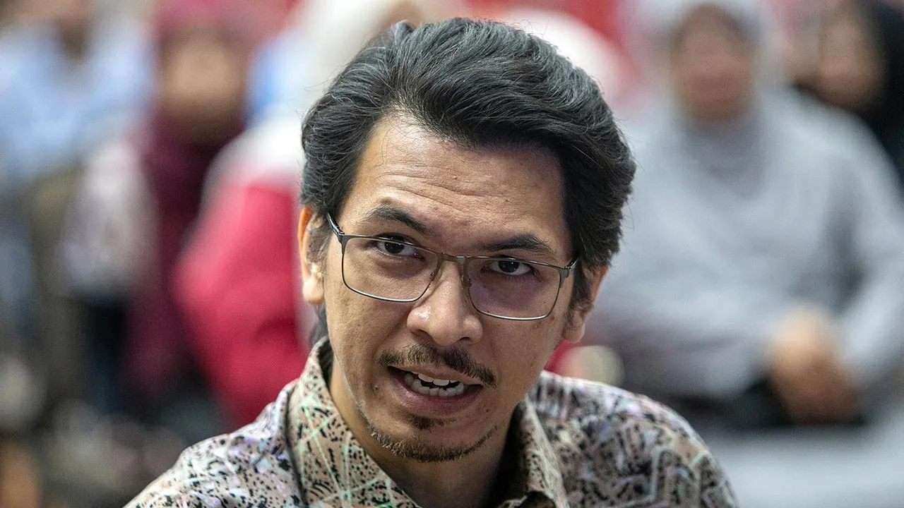IPOH, 28 Mac -- Setiausaha Politik kepada Menteri Kewangan, Muhammad Kamil Abdul Munim, bercakap pada sidang media sempena Program Karnival Kita Madani X Program Madani Rakyat (PMR) 2.0 2026 Peringkat Negeri Perak di Institut Latihan Kementerian Kesihatan Malaysia Sultan Azlan Shah (ILKKM SAS) hari ini.  --fotoBERNAMA (2026) HAK CIPTA TERPELIHARA