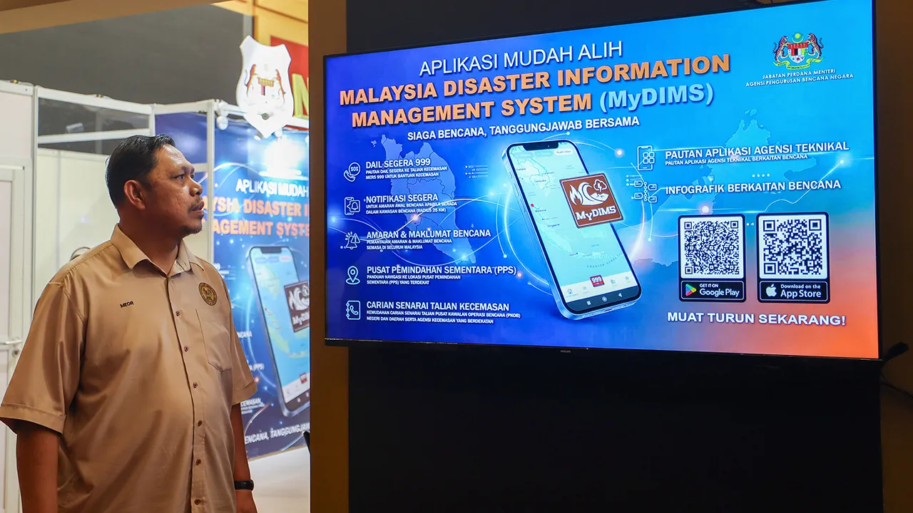 KUALA LUMPUR, 24 April -- Ketua Pengarah Agensi Pengurusan Bencana Negara (NADMA) Meor Ismail Meor Akim meluncurkan aplikası Sistem Pengurusan Maklumat Bencana Malaysia (MyDIMS) sempena Resilient Asia 2026 di Pusat Dagangan Dunia Kuala Lumpur (WTCKL) hari ini. Aplikasi MyDIMS merupakan aplikası maklumat yang mengintegrasikan amaran dan data bencana daripada pelbagai agensi teknikal secara bersepadu dan pengguna boleh memantau status terkini jenis bencana, jumlah mangsa, serta bilangan Pusat Pemindahan Semen