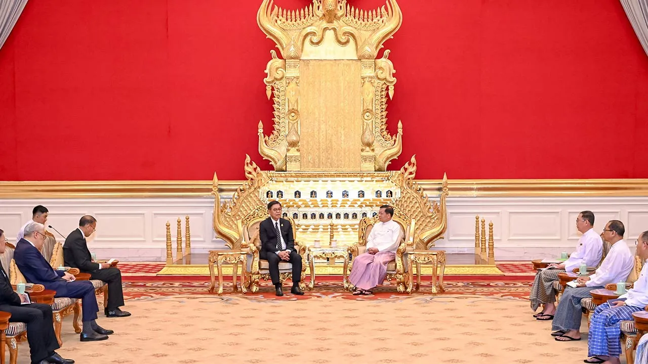 Thailand's Deputy Prime Minister and Foreign Minister Sihasak Phuangketkeow speaks with Myanmar President Min Aung Hlaing during their meeting in Naypyitaw, Myanmar, April 22, 2026. Thailand's Ministry of Foreign Affairs/Handout via REUTERS THIS IMAGE HAS BEEN SUPPLIED BY A THIRD PARTY. NO RESALES. NO ARCHIVES