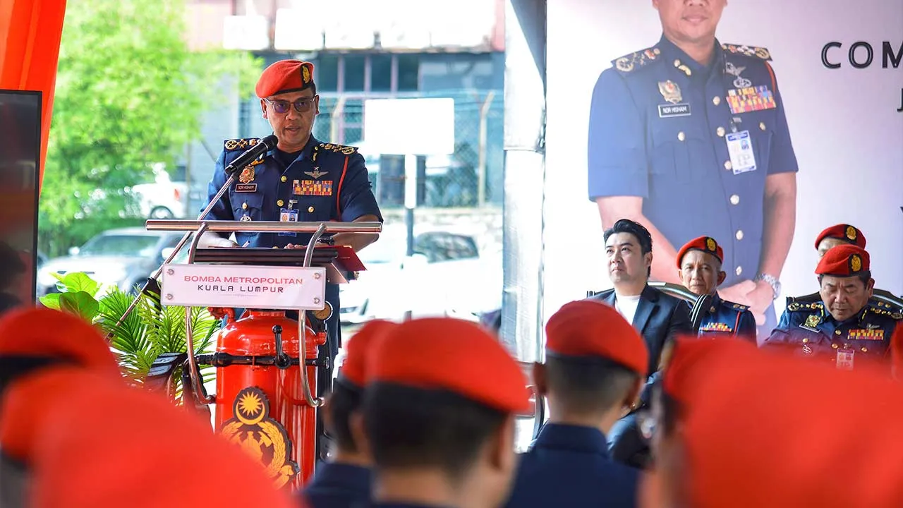 KUALA LUMPUR, 7 April -- Ketua Pengarah Jabatan Bomba dan Penyelamat Malaysia, Datuk Seri Nor Hisham Mohammad menyampaikan ucapan pada Majlis Perasmian Pusat Pembelajaran Kebombaan Komuniti (CFLC) Balai Bomba Dan Penyelamat Sri Hartamas hari ini.  -- fotoBERNAMA (2026) HAK CIPTA TERPELIHARA