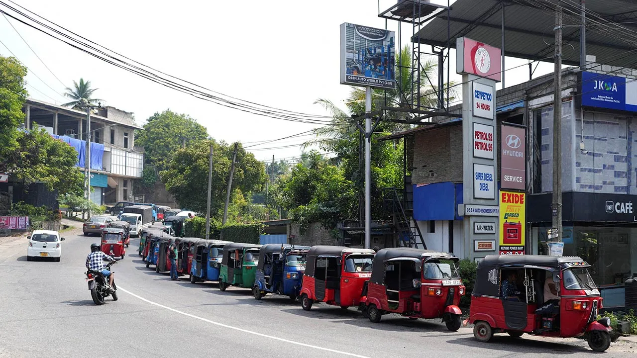 Vehicles queue at a fuel station, as concerns grow over fuel supply following U.S.-Israel conflict with Iran, in Ratnapura, Sri Lanka, March 2, 2026. REUTERS/Thilina Kaluthotage/File Photo