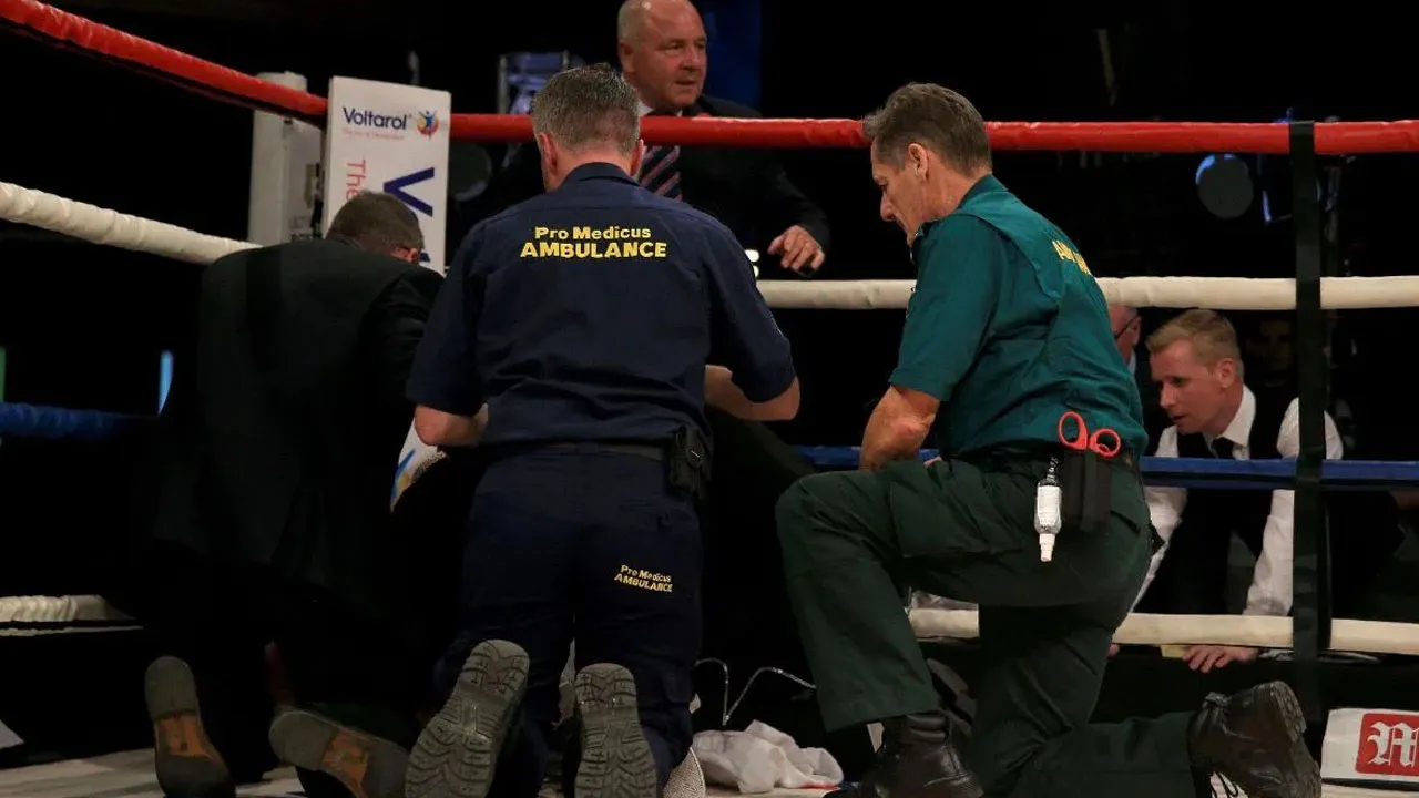 Dunia tinju dikejutkan dengan tragedi menyayat hati apabila petinju Kenya, Jacob Oyoko, meninggal dunia selepas menerima pukulan bertubi-tubi dalam perlawanan profesional pertamanya._Stadium Astro