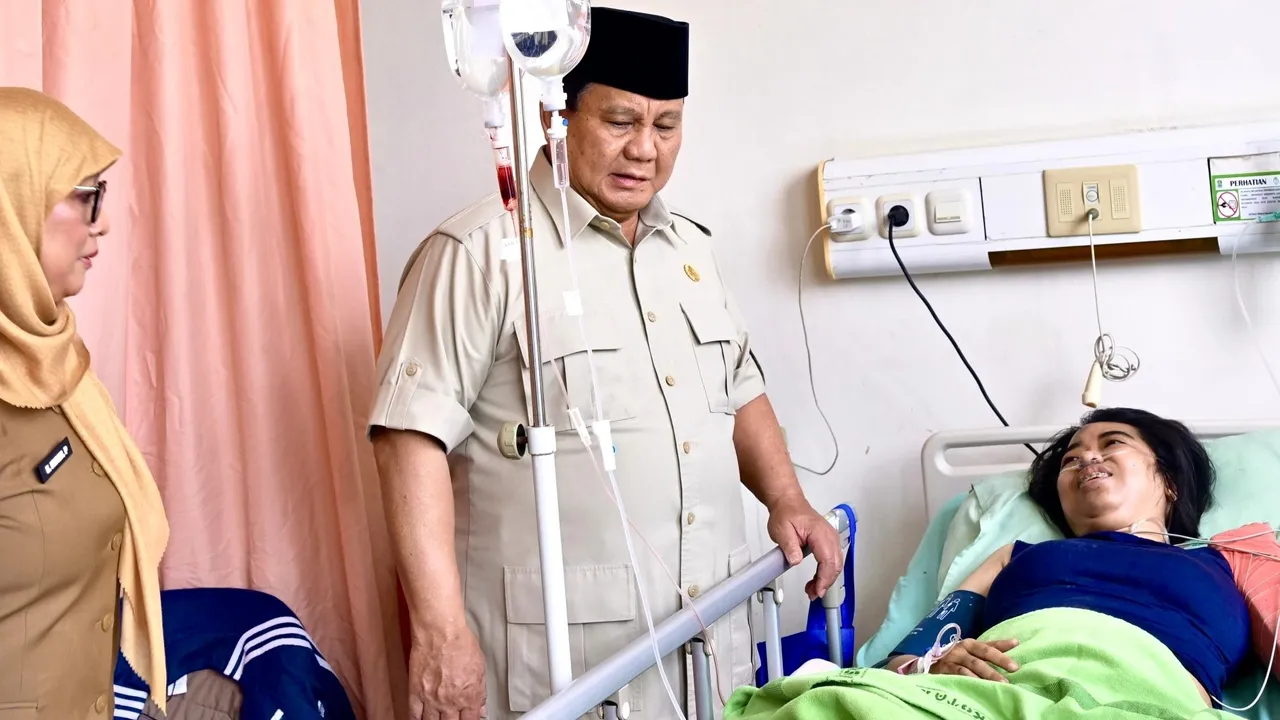 Atas nama pribadi dan pemerintah, saya ucapkan belasungkawa, duka yang mendalam atas kecelakaan yang terjadi antara KA Argo Bromo Anggrek dengan Commuterline Cikarang. Untuk para korban luka-luka yang saat ini tengah menjalani perawatan di RSUD Kota Bekasi, semoga Tuhan Yang Maha Kuasa, Allah Subhanahu Wata’ala memberikan ketabahan, kesembuhan juga kekuatan dalam melalui masa pemulihan. Terkait kecelakaan, kita akan segera lakukan investigasi secara menyeluruh guna memastikan bagaimana peristiwa ini bisa te