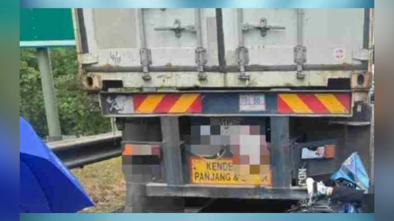 https://www.sinarharian.com.my/article/774589/berita/semasa/remaja-maut-langgar-belakang-lori-selepas-hantar-kasut