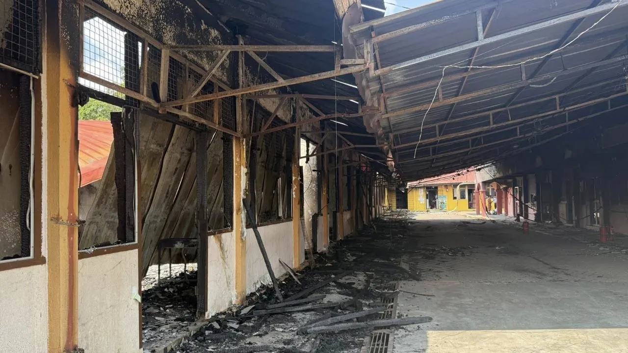 SMU Darul Ulum terbakar - FB Mija Azmiza