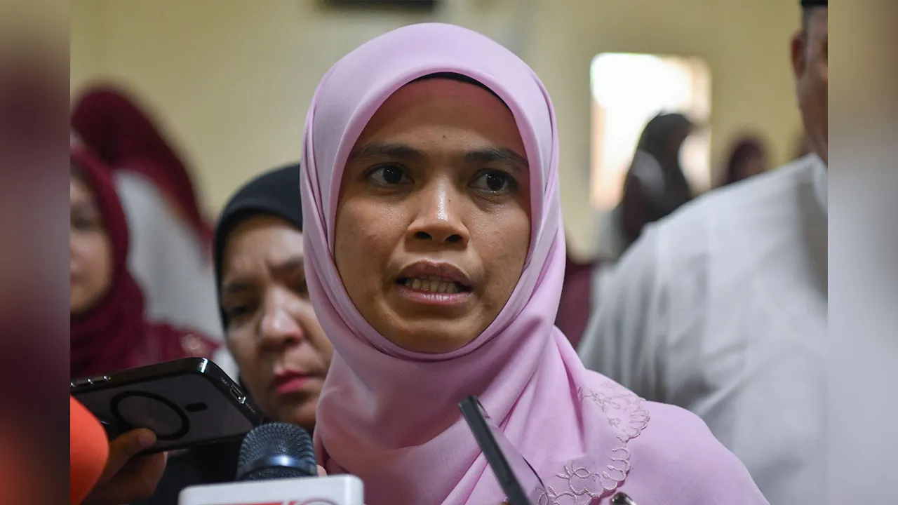 KOTA BHARU, 23 April -- Timbalan Menteri di Jabatan Perdana Menteri (Hal Ehwal Agama) Senator Marhamah Rosli ditemui pemberita selepas merasmikan Program Little Hajj 2026 anjuran Little Caliphs International Sdn Bhd (LCISB) di Masjid Jamek Muhammadi hari ini.  --fotoBERNAMA (2026) HAK CIPTA TERPELIHARA