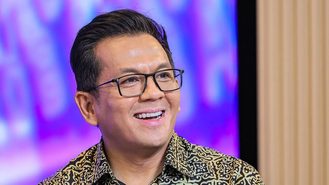 KUALA LUMPUR, 17 April -- Timbalan Menteri Ekonomi Datuk Mohd Shahar Abdullah bersama hos Dinnie Asyraf Salim ketika program Aspirasi Ekonomi bertajuk 'Krisis Tenaga Global : Ekonomi Teruji' di Wisma Bernama hari ini.  --fotoBERNAMA (2026) HAK CIPTA TERPELIHARA