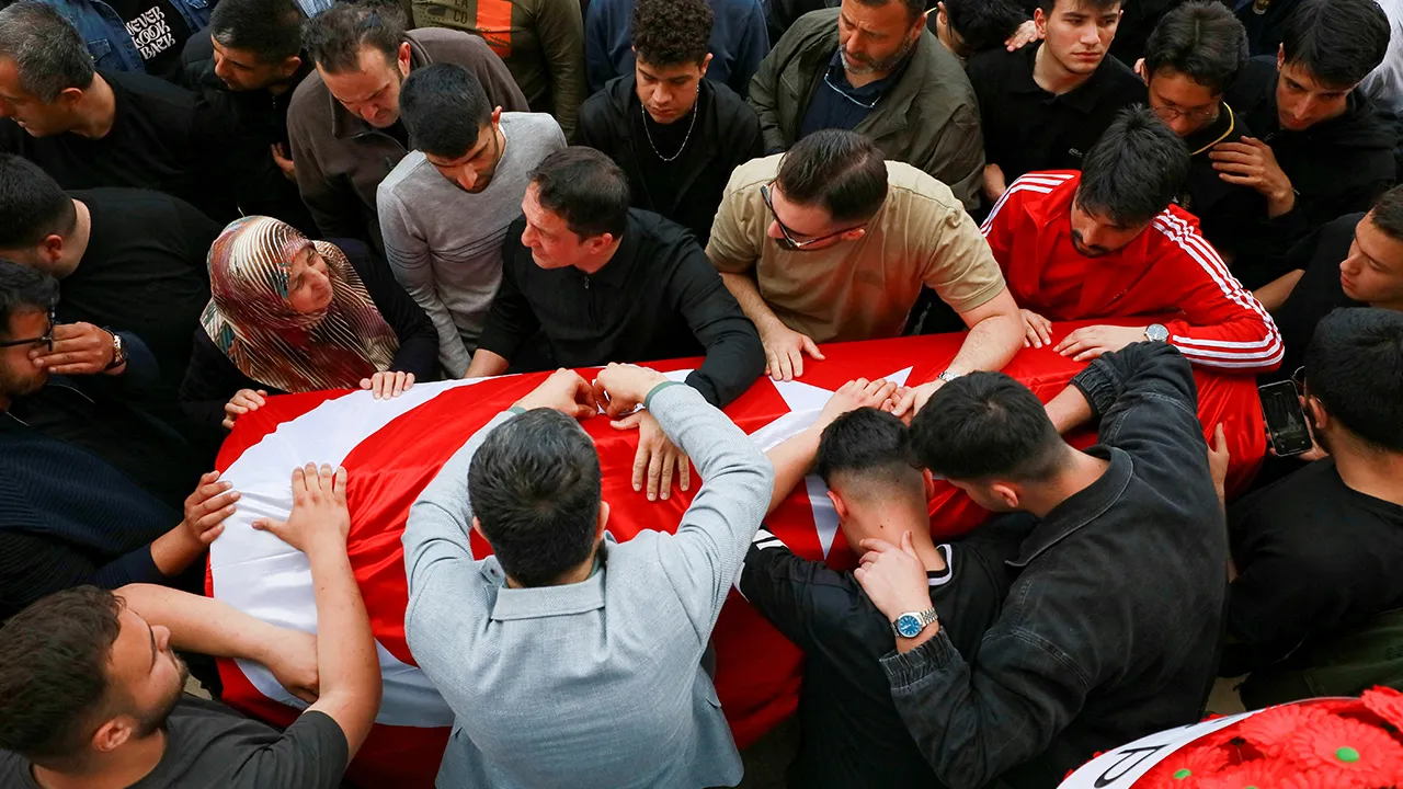 Relatives of the victims of a school shooting mourn before their funeral prayers at a mosque in Kahramanmaras, Turkey, April 16, 2026. REUTERS/Ensar Ozdemir