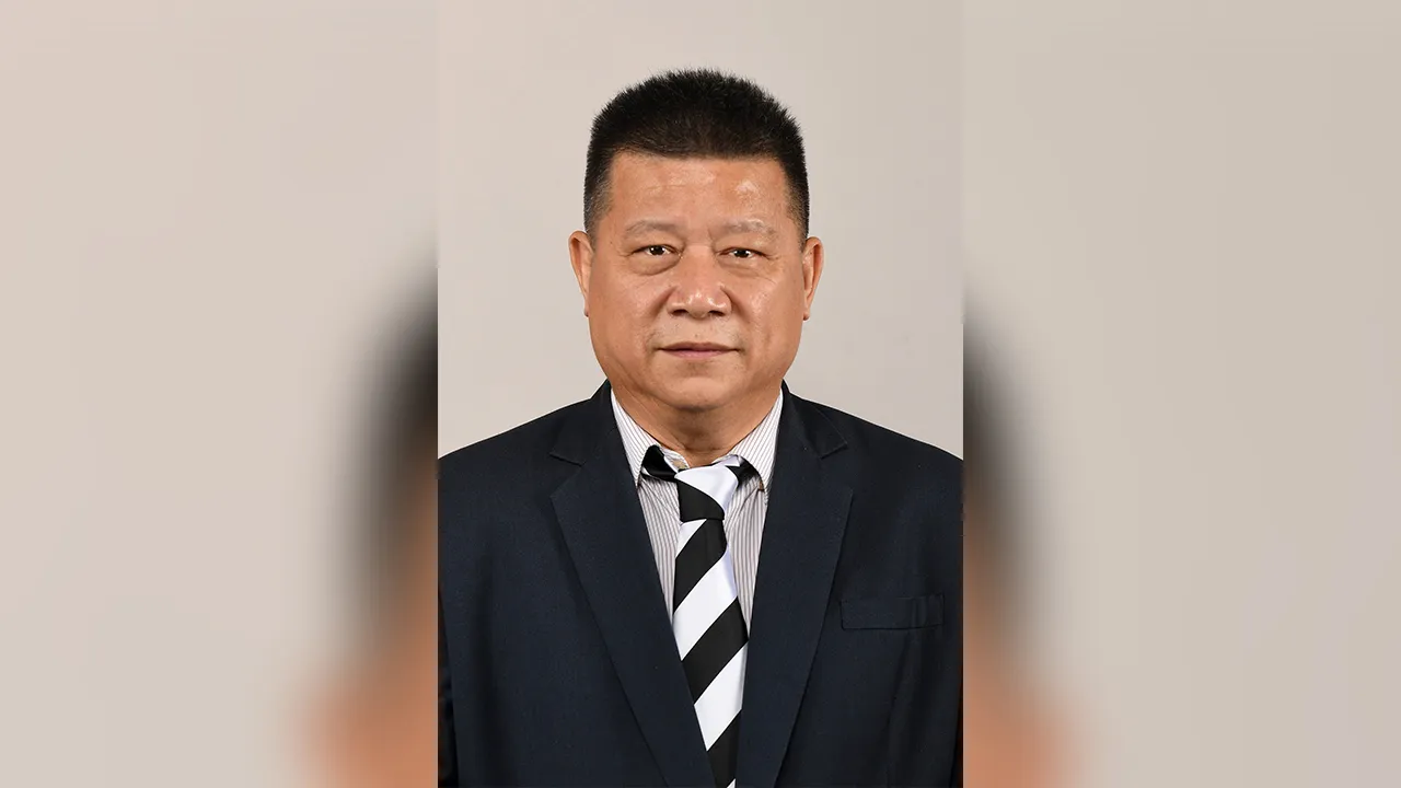 KUANTAN, 15 Dis -- Ahli Dewan Undangan Negeri (ADUN) Teruntum, Sim Chon Siang memegang jawatan Pengerusi Jawatankuasa Hal Ehwal Pengguna dan Sumber Manusia.  --fotoBERNAMA (2022) HAK CIPTA TERPELIHARA