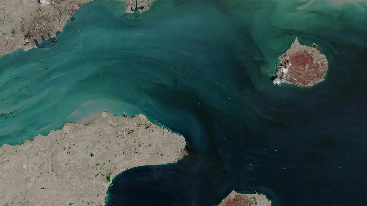 A satellite image shows the ship movement at the Strait of Hormuz on April 2, 2026, in Space. EUROPEAN UNION/COPERNICUS SENTINEL-2/Handout via REUTERS THIS IMAGE HAS BEEN SUPPLIED BY A THIRD PARTY MANDATORY CREDIT.