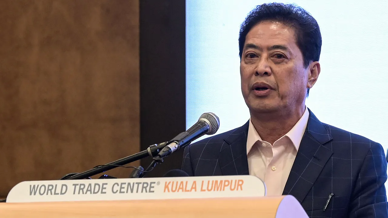 KUALA LUMPUR, 7 April -- Ketua Persuruhjaya Suruhanjaya Pencegahan Rasuah (SPRM) Tan Sri Azam Baki menyampaikan ucaptama pada Wacana Ilmiah Perdana di Pusat Perdagangan Putra Kuala Lumpur (WTCKL) hari ini..  -- fotoBERNAMA (2026) HAK CIPTA TERPELIHARA