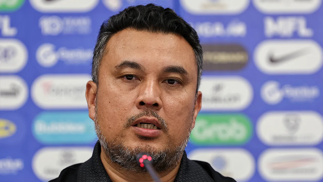 ISKANDAR PUTERI, 11 April -- Pembantu Jurulatih Terengganu FC, Tengku Hazman Raja Hassan pada sidang media selepas menentang pasukan JDT pada perlawanan Liga Super di Stadium Sultan Ibrahim hari ini.  Keputusan penuh, JDT 1 - 1 Terengganu FC._BERNAMA