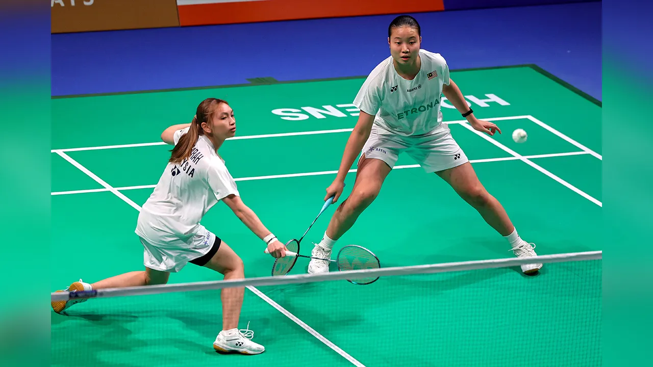 HORSENS (Denmark), April 27 -- Malaysia women’s doubles pair Low Zi Yu and Nor Aqilah Maisarah in action against Rin Iwanaga and Kim Nakanishi in their Group B match of the Thomas and Uber Cup at Forum Horsens today.  The Malaysian pair won 21-17, 12-21, 21-19.  --fotoBERNAMA (2026) COPYRIGHT RESERVED