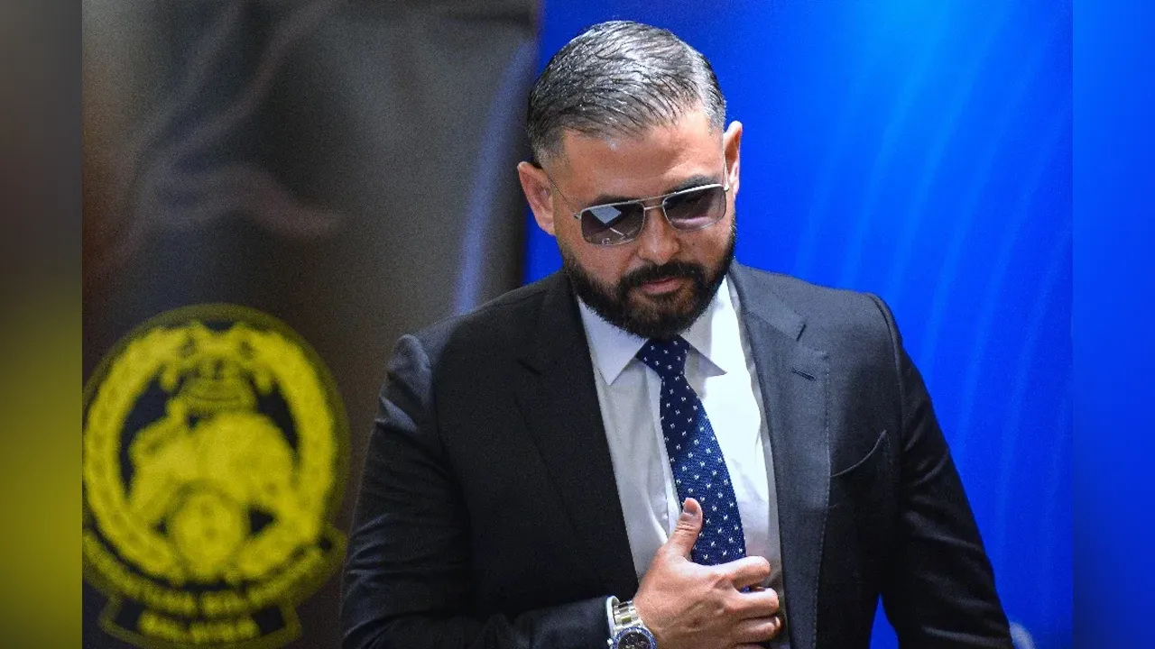 PEMANGKU Sultan Johor, Tunku Mahkota Ismail menegaskan baginda tidak berasa bimbang atau gentar dengan sebarang situasi yang sedang berlaku di sekelilingnya ketika ini.