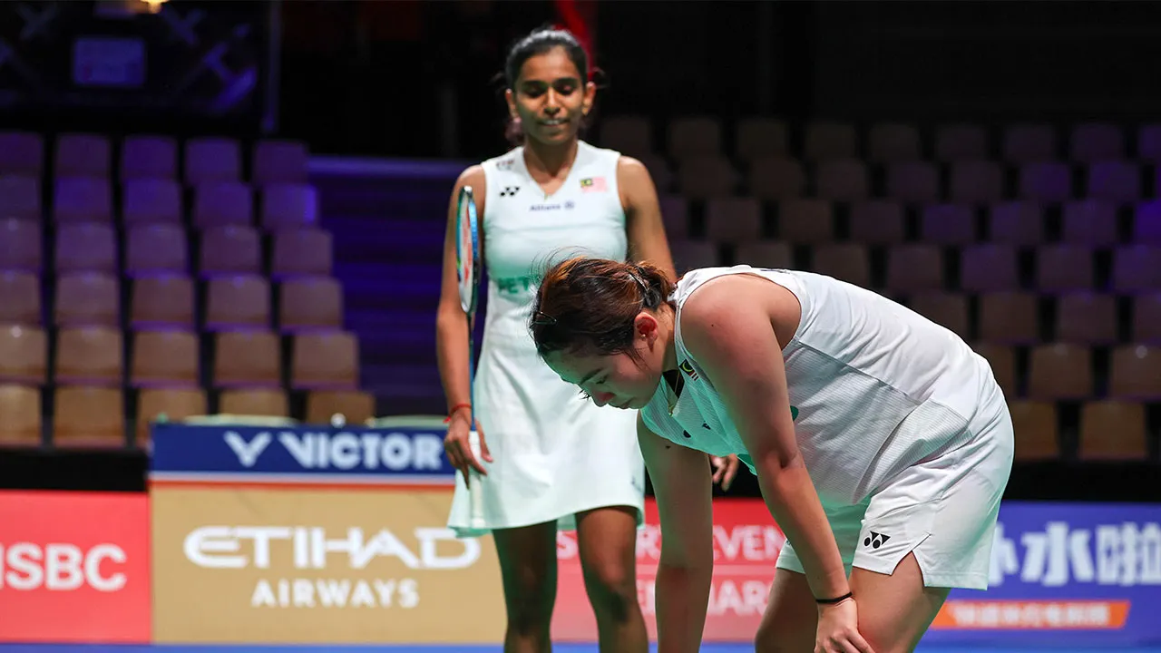 HORSENS (Denmark), April 27 -- Malaysia women’s doubles pair M. Thinaah and Ong Xin Yee in action against Yuki Fukushima and Mayu Matsumoto in their Group B match of the Thomas and Uber Cup at Forum Horsens today.  The Malaysian pair lost 9-21, 9-21.  --fotoBERNAMA (2026) COPYRIGHT RESERVE